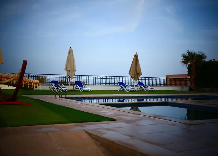 Palmen Villa *